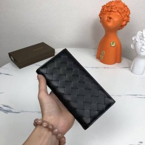 Bv woven wallet long model is made of top imported waxed cowhide, purely hand-wo