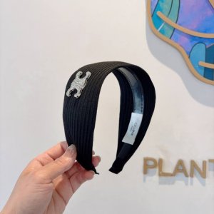 with packaging Celine's new letter wool wide headband, comfortable to wear with