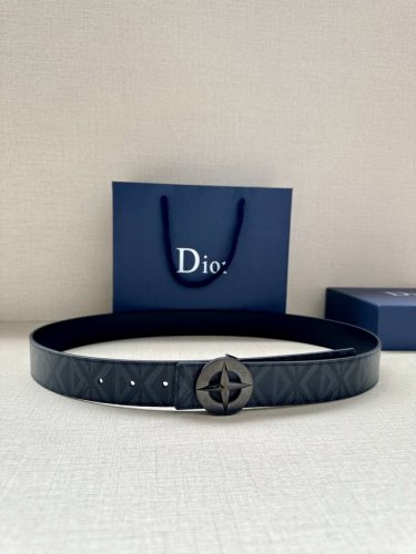 3.5cm Width. This stainless steel belt buckle is from the Dior And Stone Island