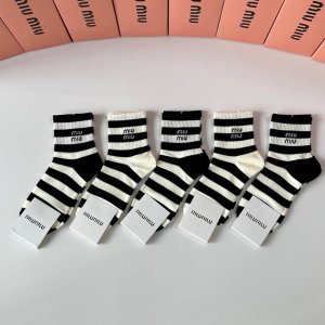 Special Packaging Miumiu New Mid-Length Slouch Socks! Five pairs per box, same s