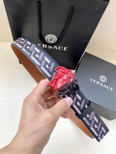 Width 4.0Cm This Grained Cowhide Belt From Versace Features A Colorful 3D Medusa