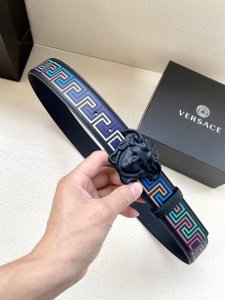 Width 4.0Cm Versace Palazzo belt is made of cowhide leather and decorated with L