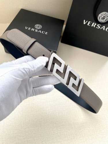 VersaceWidth 3.0Cm This belt is made of premium leather and is embellished with