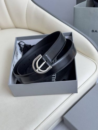 Balenciaga Width 2.5cm It is a French luxury brand and one of the most influenti