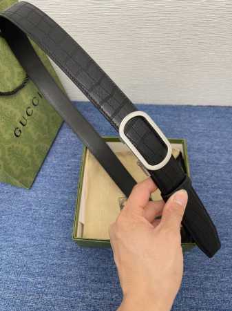 New Gucci calfskin leather, soft and supple to the touch, paired with a pure st - Click Image to Close