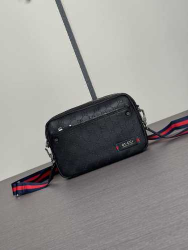 The latest hot-selling Gucci clutch and crossbody bag, a universal model, is now