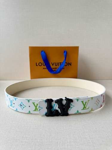 Special Lv Initiales 40Mm Double-Sided Belt Renewed Iconic Design With Classic C