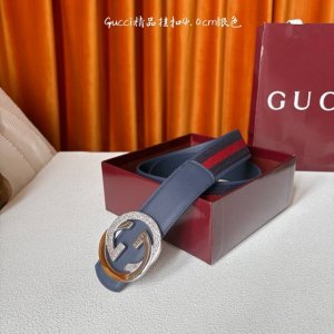 Gucci's Fall/Winter 2025 collection features a belt with red and blue webbing an