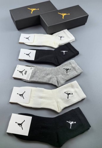 Special packaging, authentic Jordan style, new embroidered mid-length slouch soc