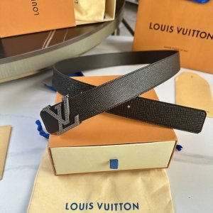 L0Uis Vuitt0N Original belt from Donkey, 35mm wide. Lined on one side with top-g