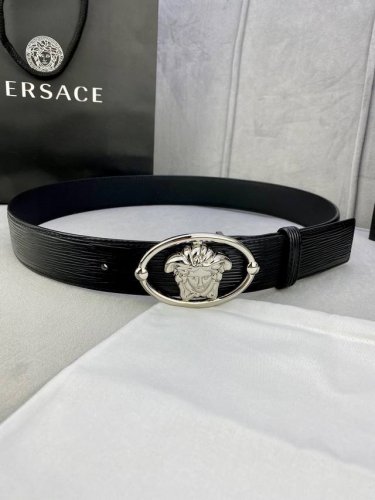 Width 4.0Cm This Versace Belt With Ripple Leather Sole Is Decorated With The Ico
