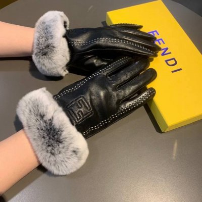 Fendi 2025 Fall/Winter Slippery Rabbit Fur Sheepskin Embroidered Gloves for Tou