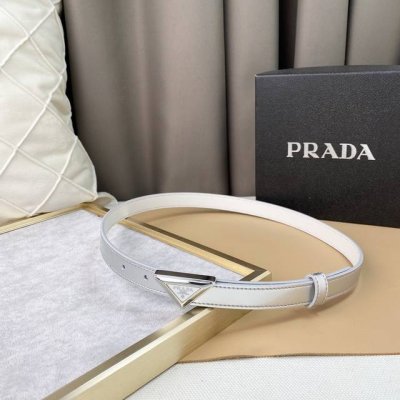 Rada This Elegant Leather Belt Exudes A Simple Yet Refined Sophistication. 2.0 C