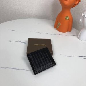 Bv braided wallet short version is made of top imported waxed cowhide, purely ha