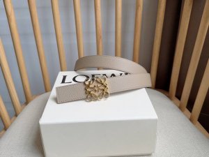 Loewe's latest belt is made of soft grained and smooth cowhide leather. The belt