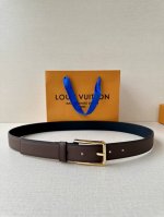 3.0 Wide Pont Neuf Slim Belt is made of deep leather to create a slim structure,
