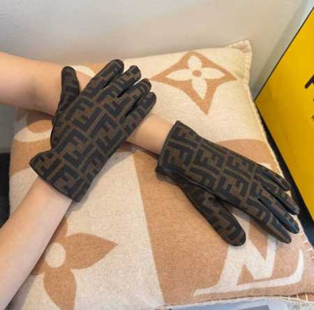 Fendi 2025 Fall/Winter Lambskin Gloves with Fabric Lining for Touchscreen Phone - Click Image to Close