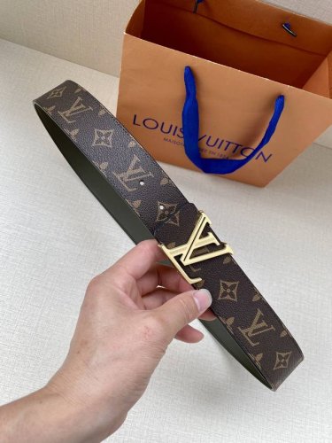 Comes with a complete gift box. The Louis Vuitton Lv 4.0 wide belt, one of Loui
