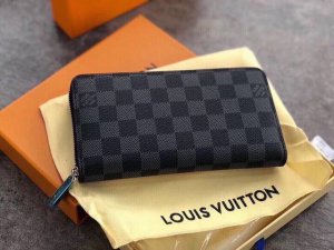 Color: Black and white Size: 19X10 Model: 60017Lv Classic single zipper wallet