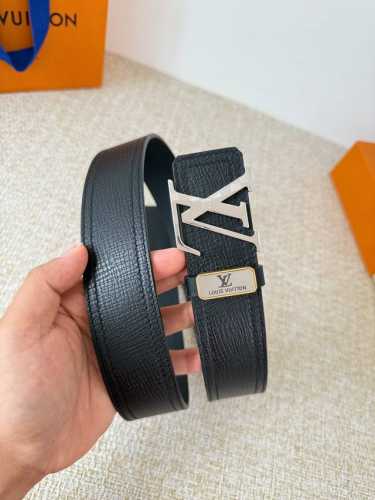 Product Name: Louis Vuitton Belt - Original Single Belt Model: Hook, Classic Pur