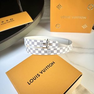 Original packaging. This season's new L0Uis Vuitt women's belt is 25mm wide and