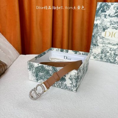 This Dior belt is crafted from smooth calfskin and adorned with a classic metal