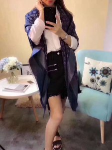 Navy blue silver thread ~ LV silver thread square scarf, the classic Monogram pa