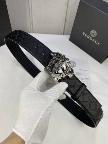 Width 4.0 Cm Versace This Soft, Soft-Textured Belt Features A Gold And Silver 3D