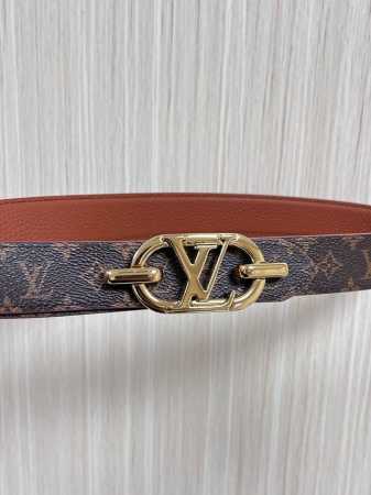 This season's newest design features a belt crafted from luxurious calfskin and - Click Image to Close