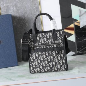 Top-grade original Diorsafari North-South Small Handbag DDD. This Safari North-S