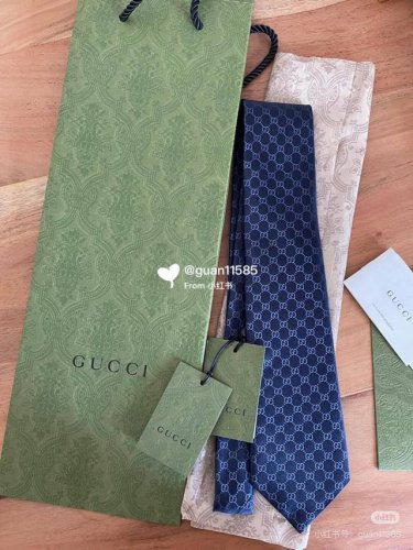 Gucci men's tie series double G jacquard tie Gg dark pattern, rare use of classi