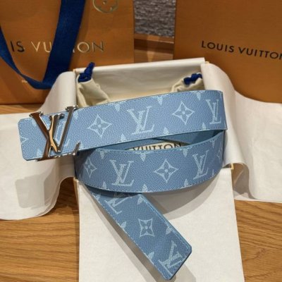 - Lvjia Men's Double-Sided Belt DDD. This double-sided belt cleverly combines M