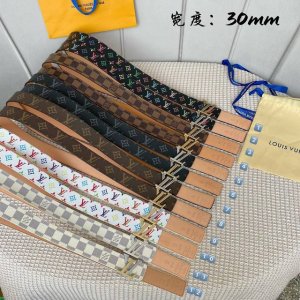 Comes with a complete gift box. Width: 30mm. Authentic Louis Vuitton belt, made