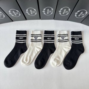 Special Packaging Prada New Embroidered Classic Mid-Length Slouch Socks! Five pa