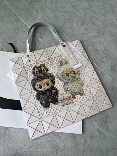 Original single running volume Issey Miyake Labu co-branded shopping bag new tr