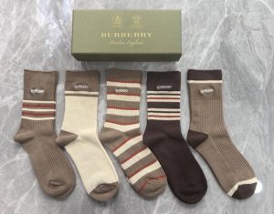 Comes with boutique packaging DDD Burberry's latest double-needle mid-length em Comes with boutique packaging DDD Burberry's latest double-needle mid-length em