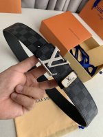 Product Name: Louis Vuitton Original Item Model: Hook and Loop, Finely Engraved