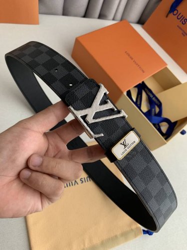 Product Name: Louis Vuitton Original Item Model: Hook and Loop, Finely Engraved