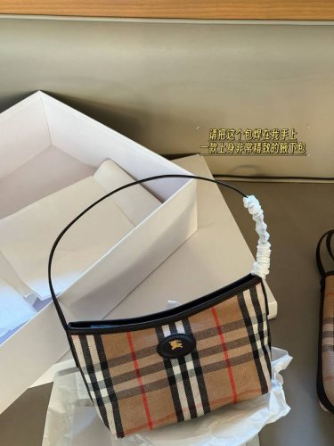 Comes with box Size: 21*14cm Bur New Bag 25th Year New Highlands Lightweight, e