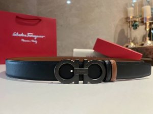 The shining star at the waist