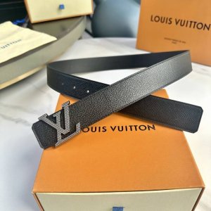 L0Uis Vuitt0N Original Donkey Belt, 35mm wide. Made with a top-grain palm-grain