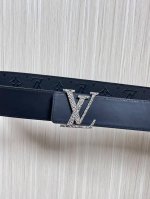 4.0mm wide double-sided imported cowhide leather, with embossed eyelets and a p