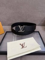 Lv Dimension 4.0 double-sided belt introduces classic style into a novel size de