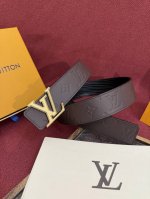 The Lv Dimension 4.0 reversible belt introduces classic style to a fresh design.