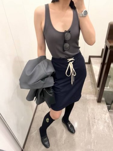 comes with packaging DDD. 2 pairs per box. Gucci is a super hit! Celebrity calf