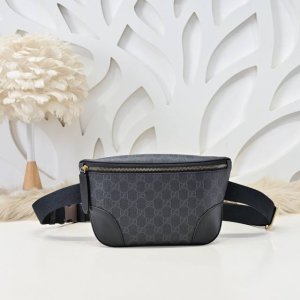 Gucci - Gucci's latest chest bag is made of imported calfskin leather with a sof