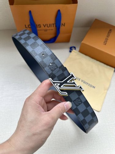 Lv Speed Double-Sided Belt With Contrasting Metal Buckles Exudes A Dynamic Style