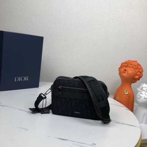 The highest version on the market, welcome to compare Sapphire Messenger Bag Bla