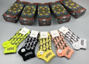 Special offer: Dior women's socks, five pairs per box, made of pure cotton, soft
