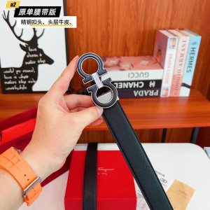 Ferrago F double-sided top-grain cowhide with a new look. Made of stainless stee